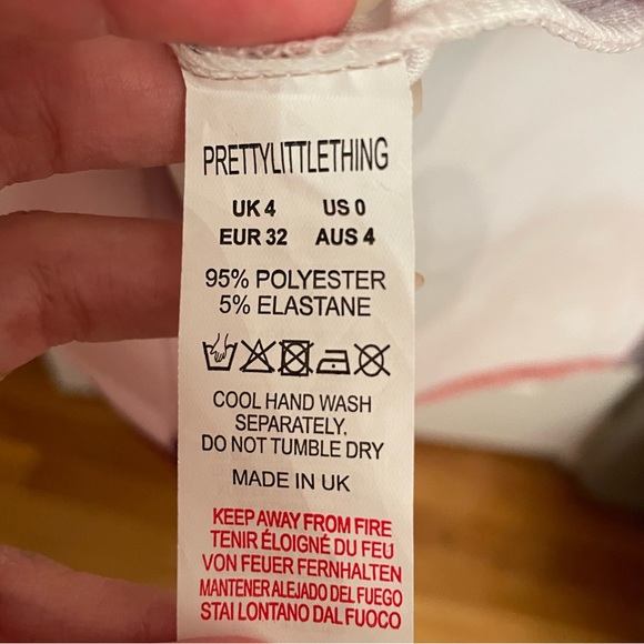 Pretty little thing classic floral dress- brand new with tags, never worn - Picture 3 of 6